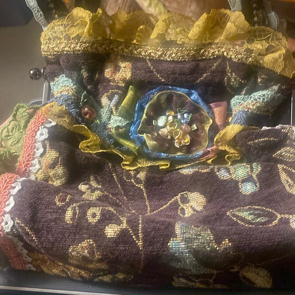 ❌❌SOLD❌❌ Vintage Grandma Carpet Bag Handmade Lace Tassels Flowers Gold Malon - Picture 15 of 16